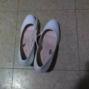 White dress shoes pump